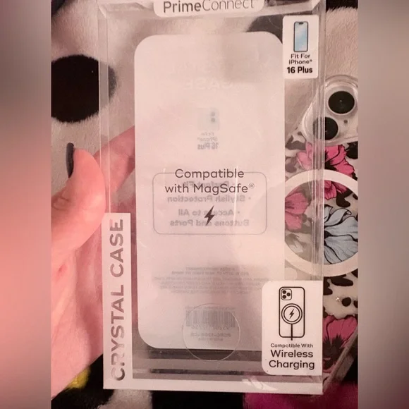 Floral Pattern iPhone 16 plus phone case - Picture 3 of 4